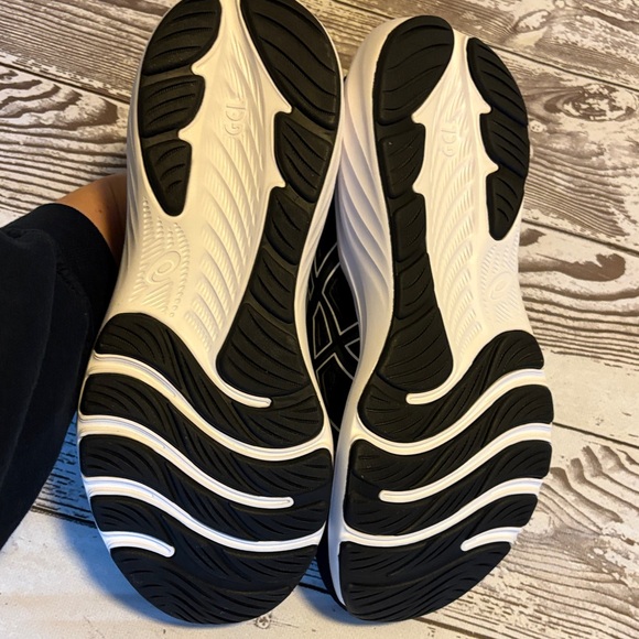 Asics Black and White Athletic Sneakers - Picture 4 of 4